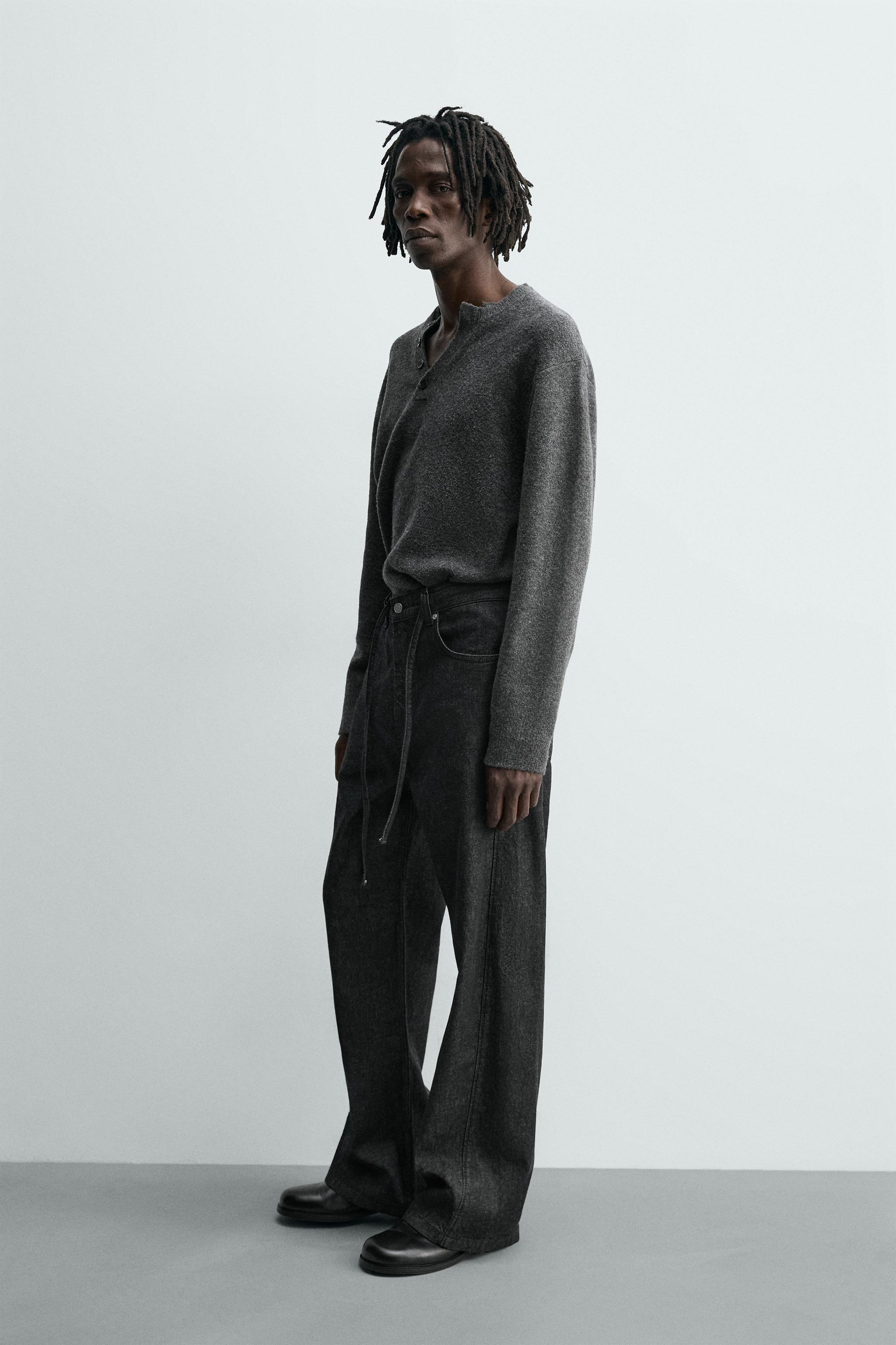 RELAXED FLARE FIT JEANS